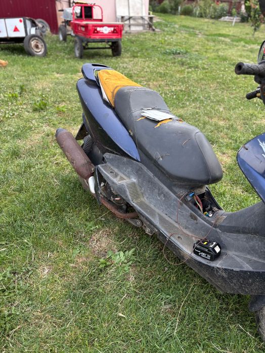 Scuter yamaha necesită o baterie