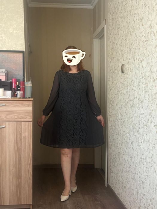 Платье темный графити, с вставкой из гипюра, вы будете самой красивой