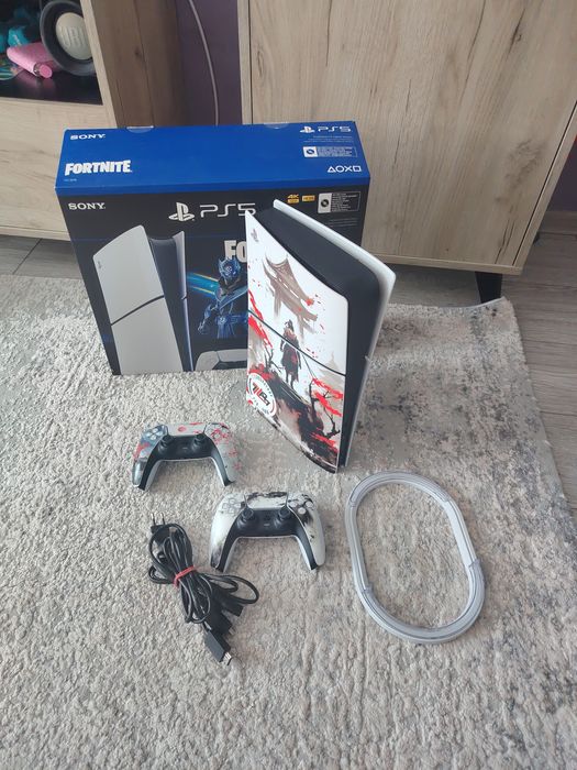 Playstation 5 slim DIGITAL 1 TB 2.manete Fc26 si Ps plus