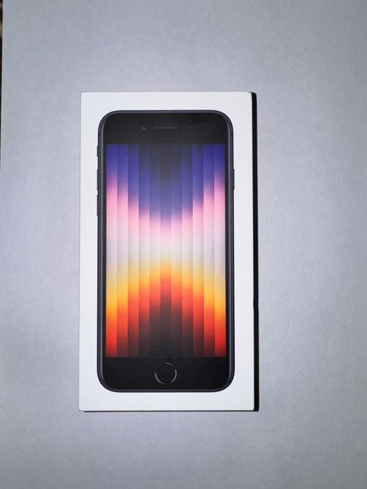 iPhone SE 3 midnight