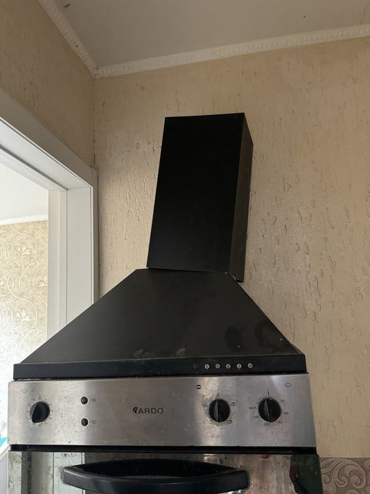 Духовка, плитка, вытяжка