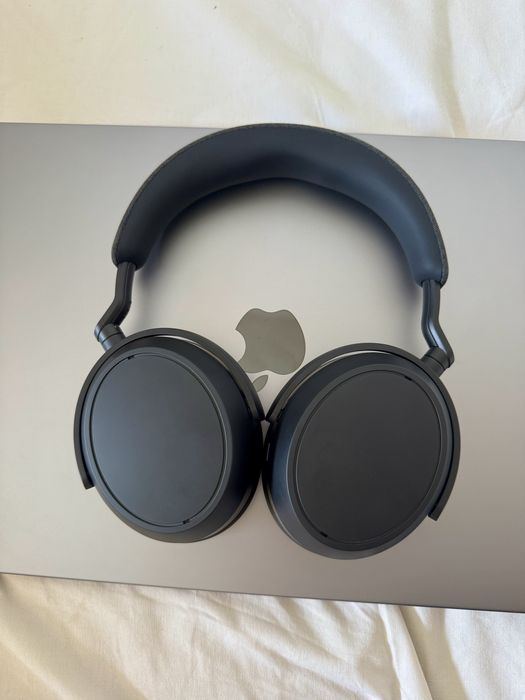 Sennheiser Momentum 4 Wireless — Black