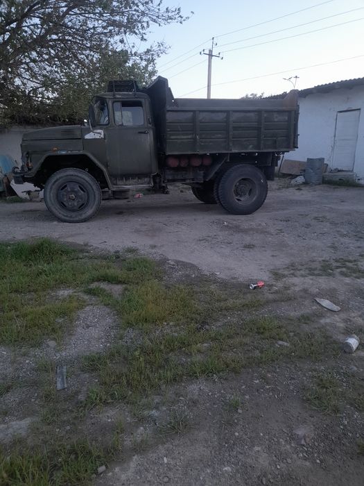 Зил самосвал сотилади