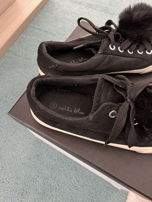 Tenisi negri ciucuras