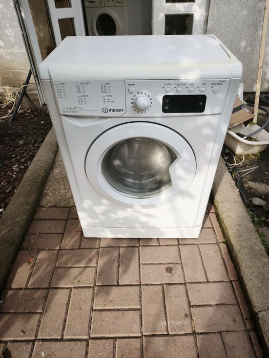 Mașina de spălat rufe Indesit Slim