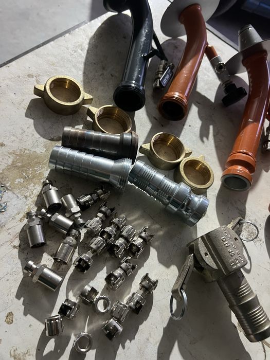 Pistol lance polmon furtune perisaltice piulite pompa de tencuit masin