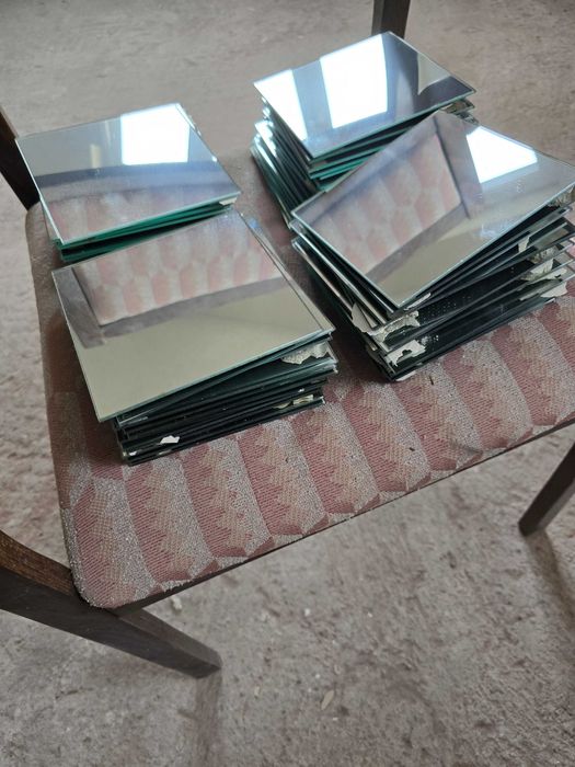 Огледални плочи за стена