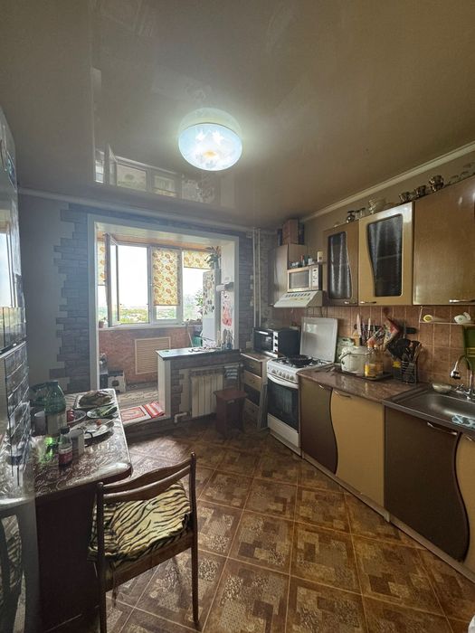 Продается двухкомнатная квартира У/П на 9 м мкр (квадратный коридор)