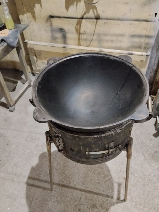 Казан с очагом. Новый.