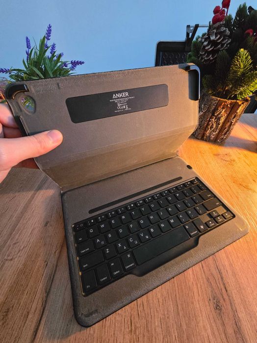 Ipad Air 2 klaviatura chexoli (Anker)