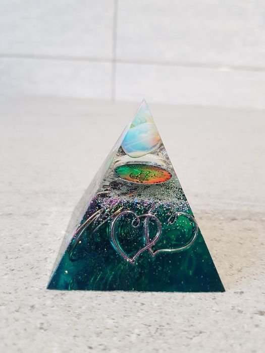 Piramida orgonica pt atragerea dragostei