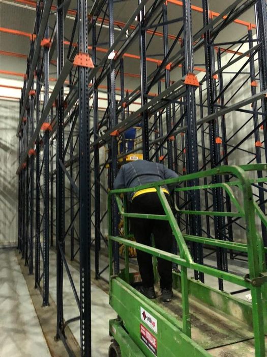 Rafturi metalice paleti drive-