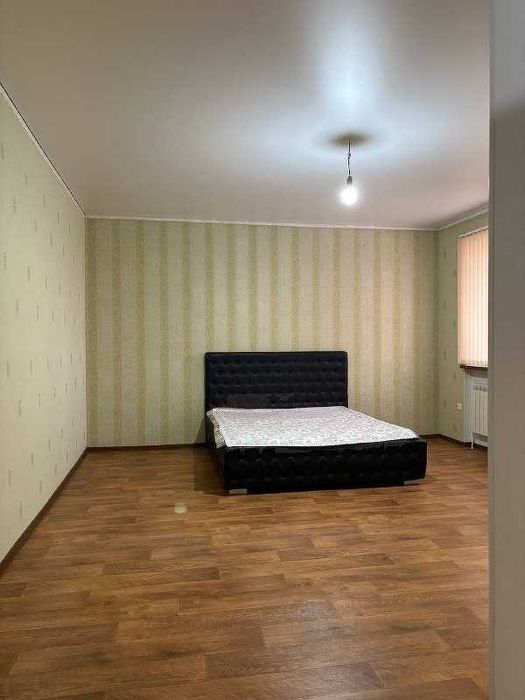 Продается коттедж на 12мкр по горячей цене