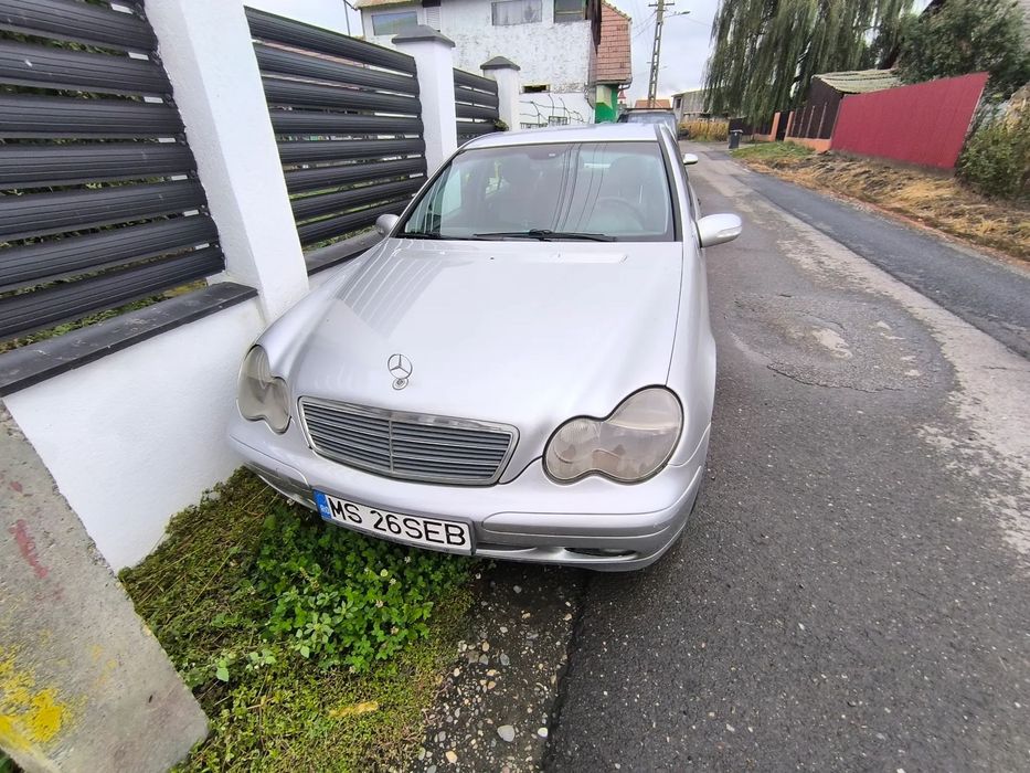 Mercedes-Benz C Singur proprietar in Romania