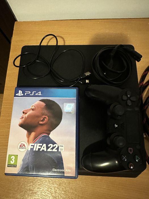 Play Station 4 de 1 TB intretinut bine plus Fifa