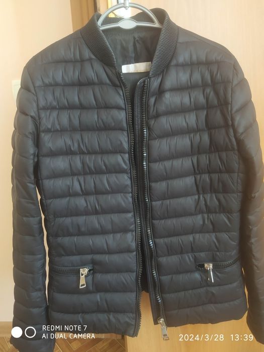 Продам куртку демисезонную