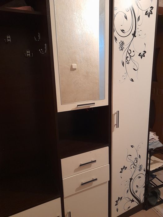 Шкафы, кровать с матрасом