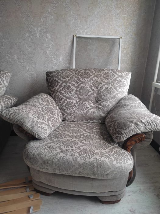 Срочно продам уголок "Потютьков"