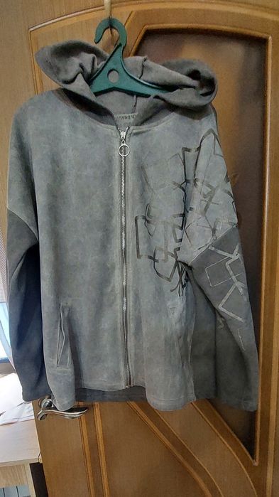 Костюм спортивный  прогулочный.