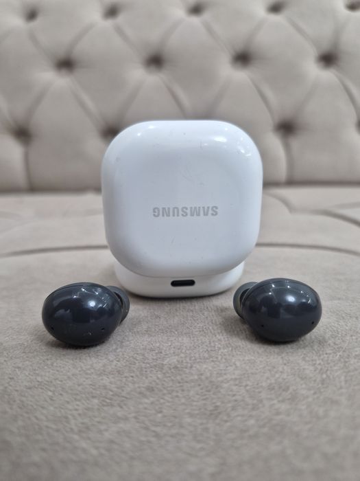 Samsung Galaxy buds 2