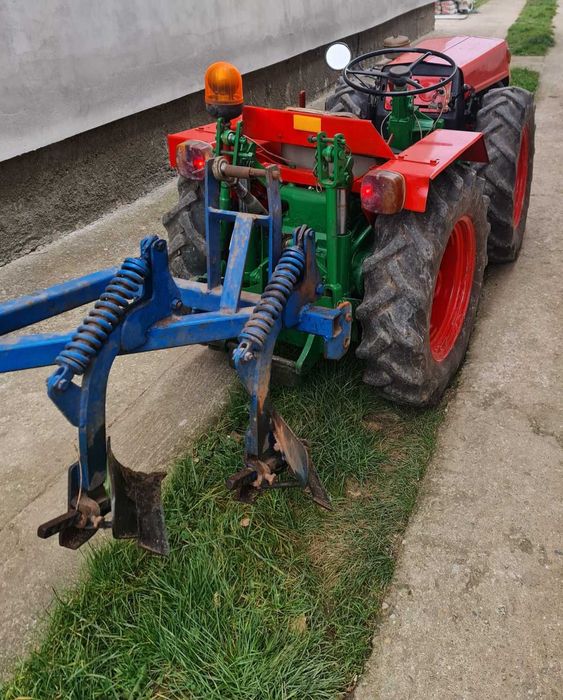 Tractor cu plug - 4×4