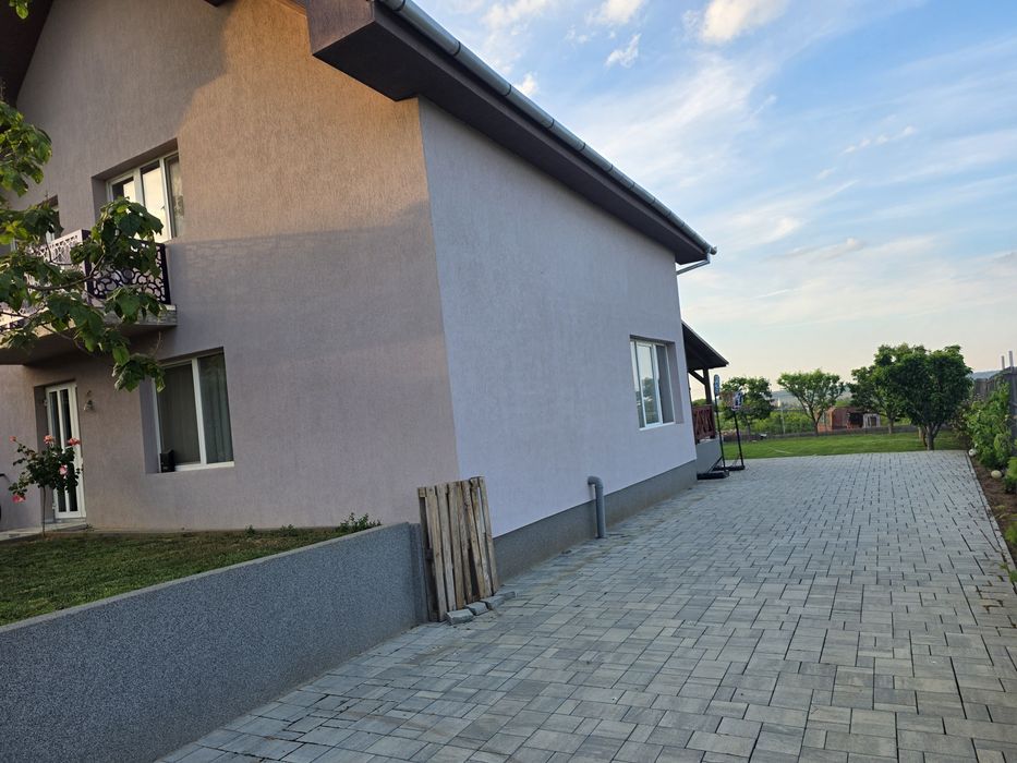 Casa 200m² Str Piersicilor, Paleu, Teren 700m²