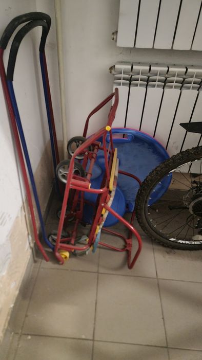 Санки ника с колёсами красные