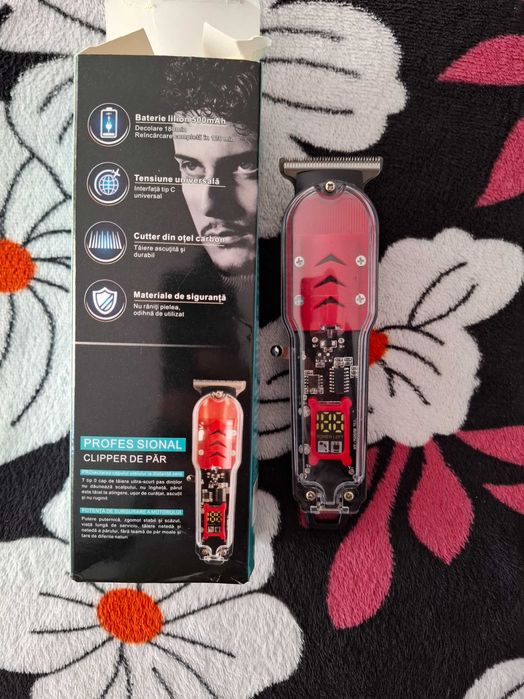 Vand 2 masini de tuns si un trimmer