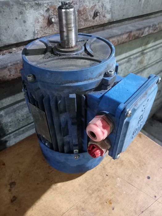 Двигатель на вытяжку