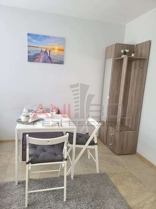 Дава се под наем Едностаен апартамент в Варна, Център - 30 кв.м за 348.84 € - Снимка #2