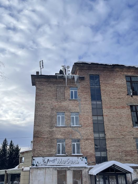 Чистка снега с крыш.