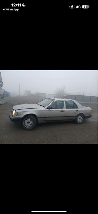 Машина Mercedes-Benz E230