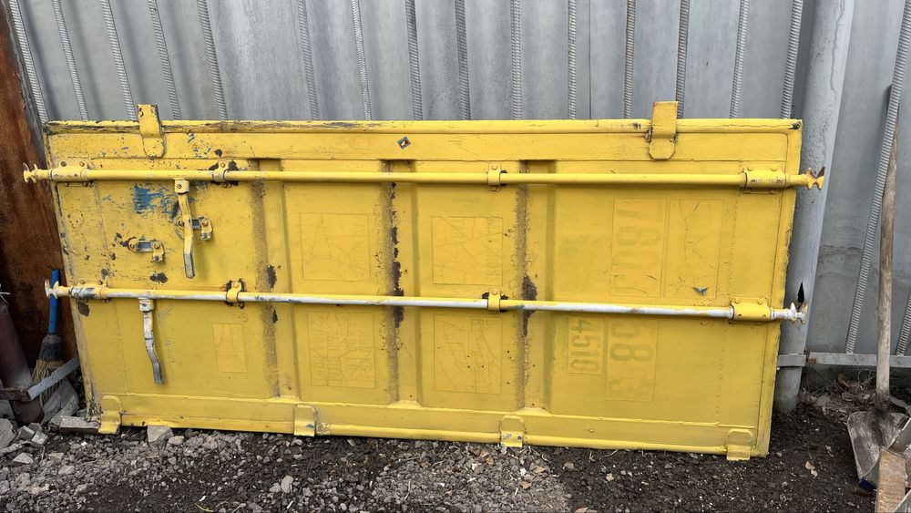 Двери от морского контейнера