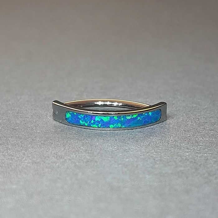 PIERCING CLICKER de titan cu sidef turcoaz