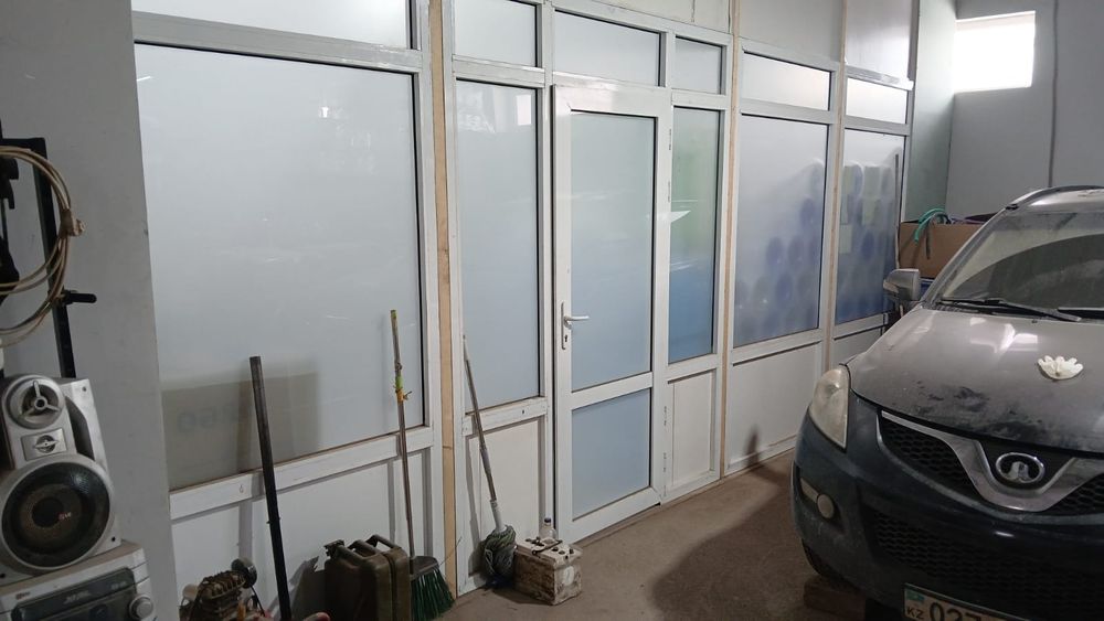 Продам витражи перегородки. 2 двери.