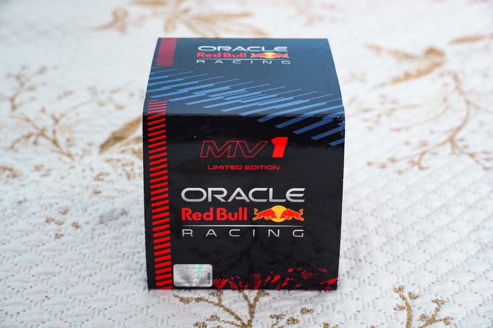 Max Verstappen шлем 2023 1:4