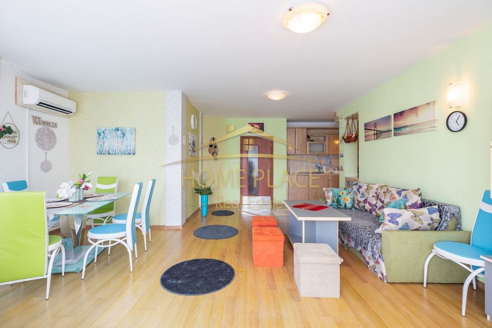 Четиристаен апартамент в близост до Община Варна.