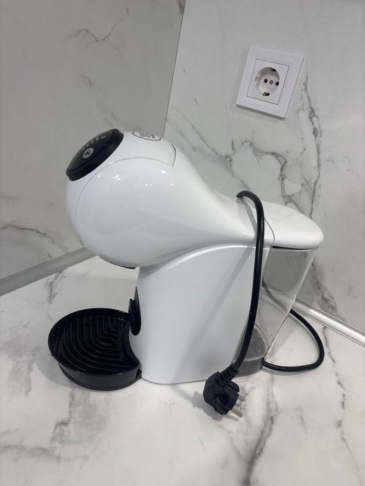 Кафемашина Dolce Gusto Nescafe + подарък капсули