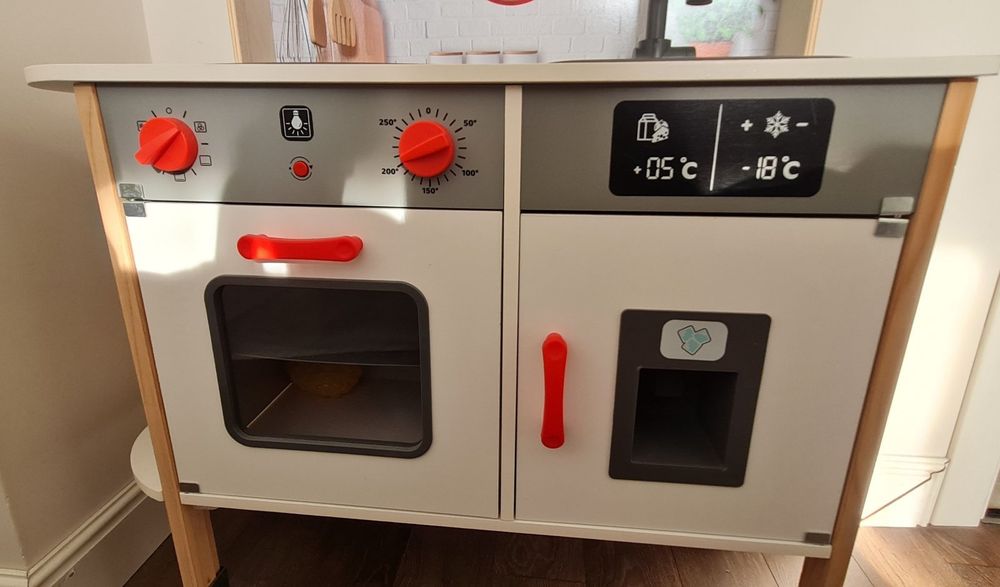 Детска дървена кухня