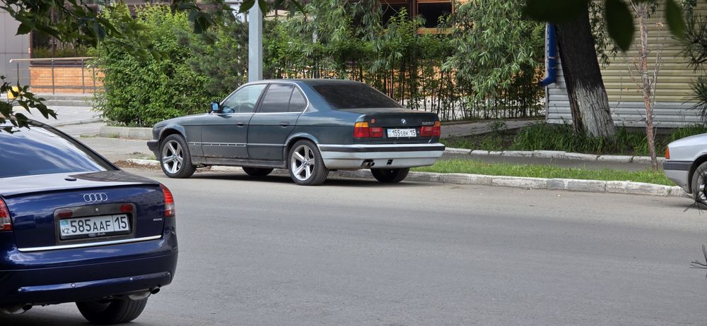 Продам е34. Застучал М50Б25