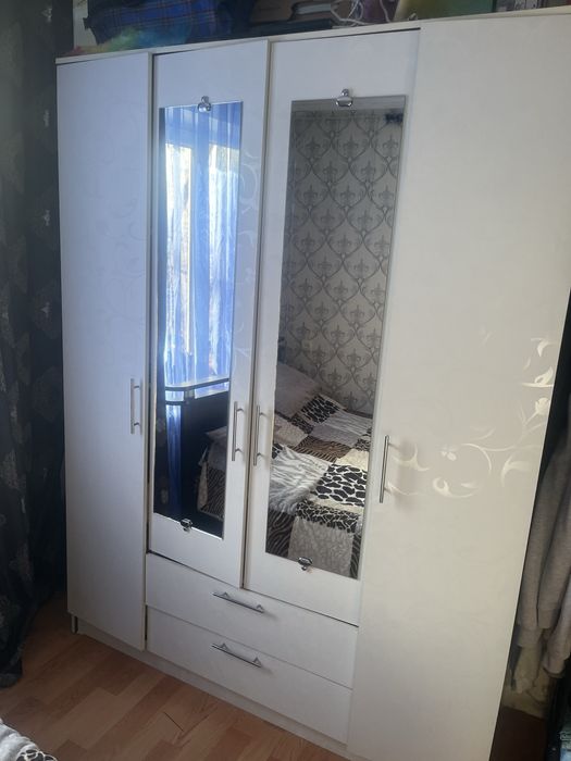 Продам почти новый шкаф