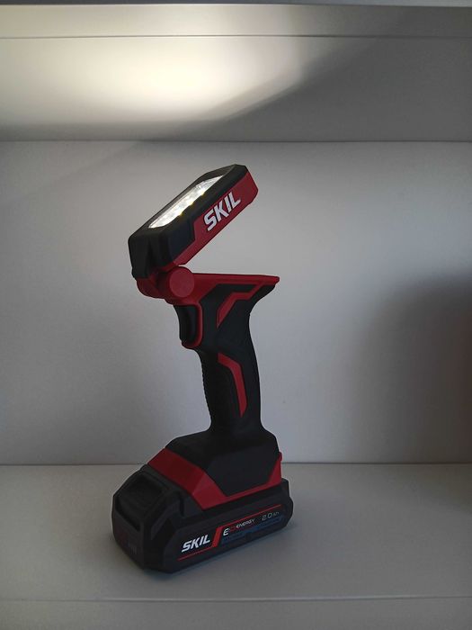 Акумулаторна LED Лампа SKIL