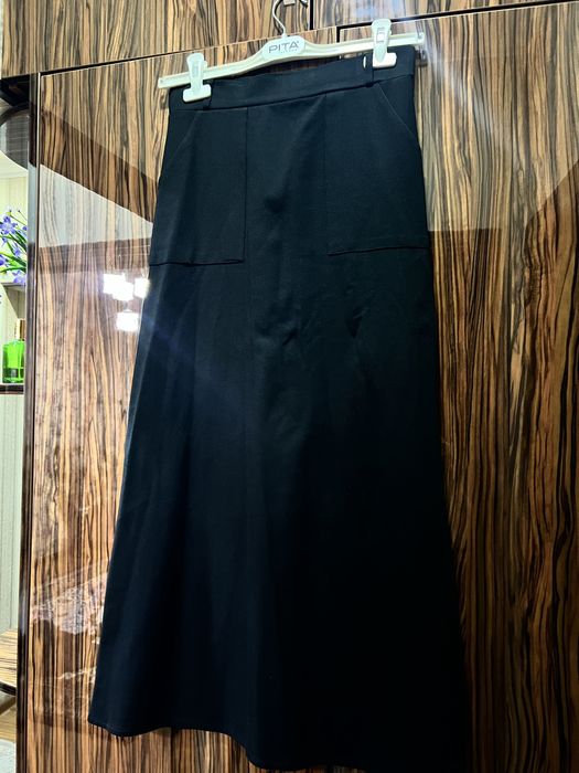 Чёрная макси-юбка трапеция