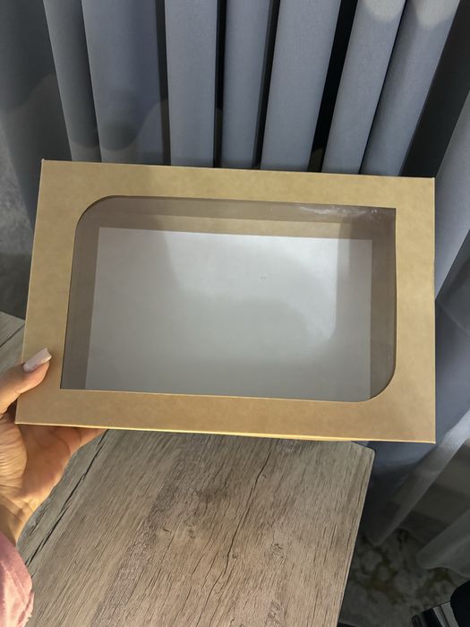 Подарочные коробки с окном