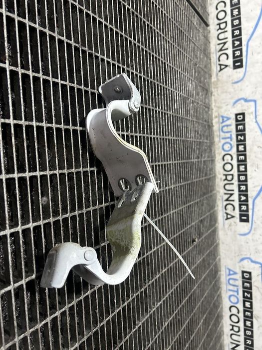 Balamale Haion Ford Kuga 2010 - 2014 Frozen White Solid (1292)