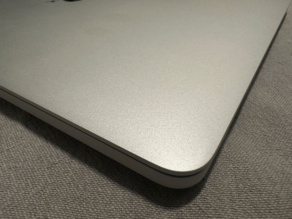 MacBook Pro A2251 I7 32GB 512GB