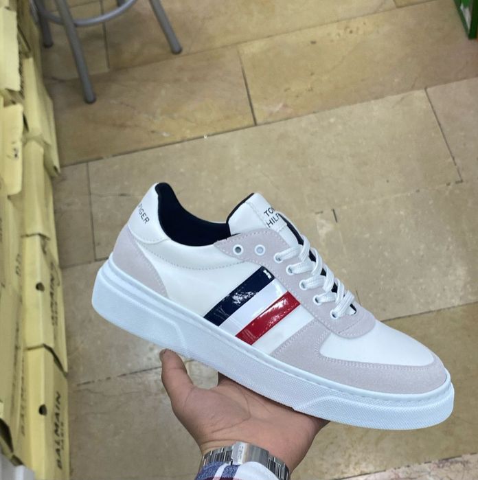 Adidasi dama si barbati