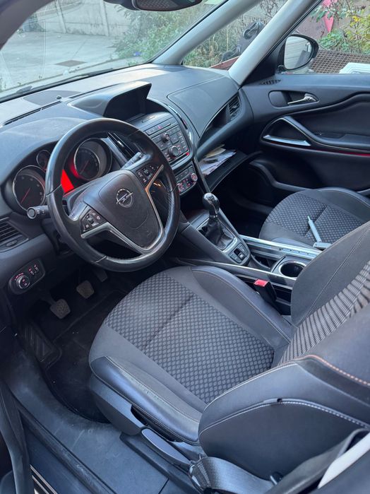 Opel Zafira Tourer 2015