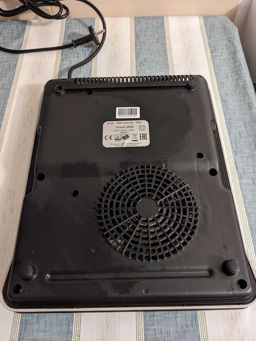 Plita electrica cu inductie CASO - 2000W putere maxima/ajustabila.