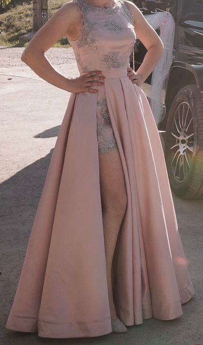 Rochii de seară din taftă roz